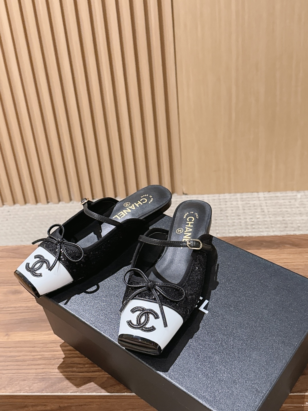 Chanel CC Leather Flat Slide Sandals