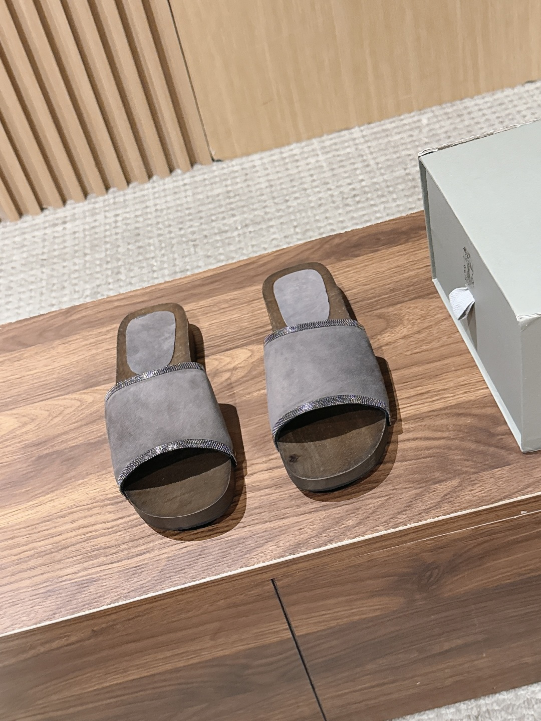 NO:926579,Brunello Cucinelli Brunello Cucinelli's new wooden-soled slippers, calfskin/sheepskin material, sheepskin lining Size35-39 (40/41 customized, non-returnable), slippers, brunello cucinelli, slippers, cowhide, sheepskin, sheep19860909Brunello Cucinelli 布鲁内洛·库奇内利新款木底拖鞋 小牛皮/羊猄材质 羊皮内里 Size35-39（40/41定制不退换）,拖鞋,brunello cucinelli,slippers,cowhide,sheepskin,sheep,Women's Shoes