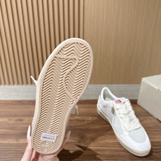 #情侣码 GOLDEN GOOSE#早秋新款星星做旧星星板鞋 自带复古松弛街头氛围感,经典星星标识辨识度拉满,做旧质感随 #情侣码 GOLDEN GOOSE#早秋新款星星做旧星星板鞋 自带复古松弛街头氛围感,经典星星标识辨识度拉满,做旧质感随
