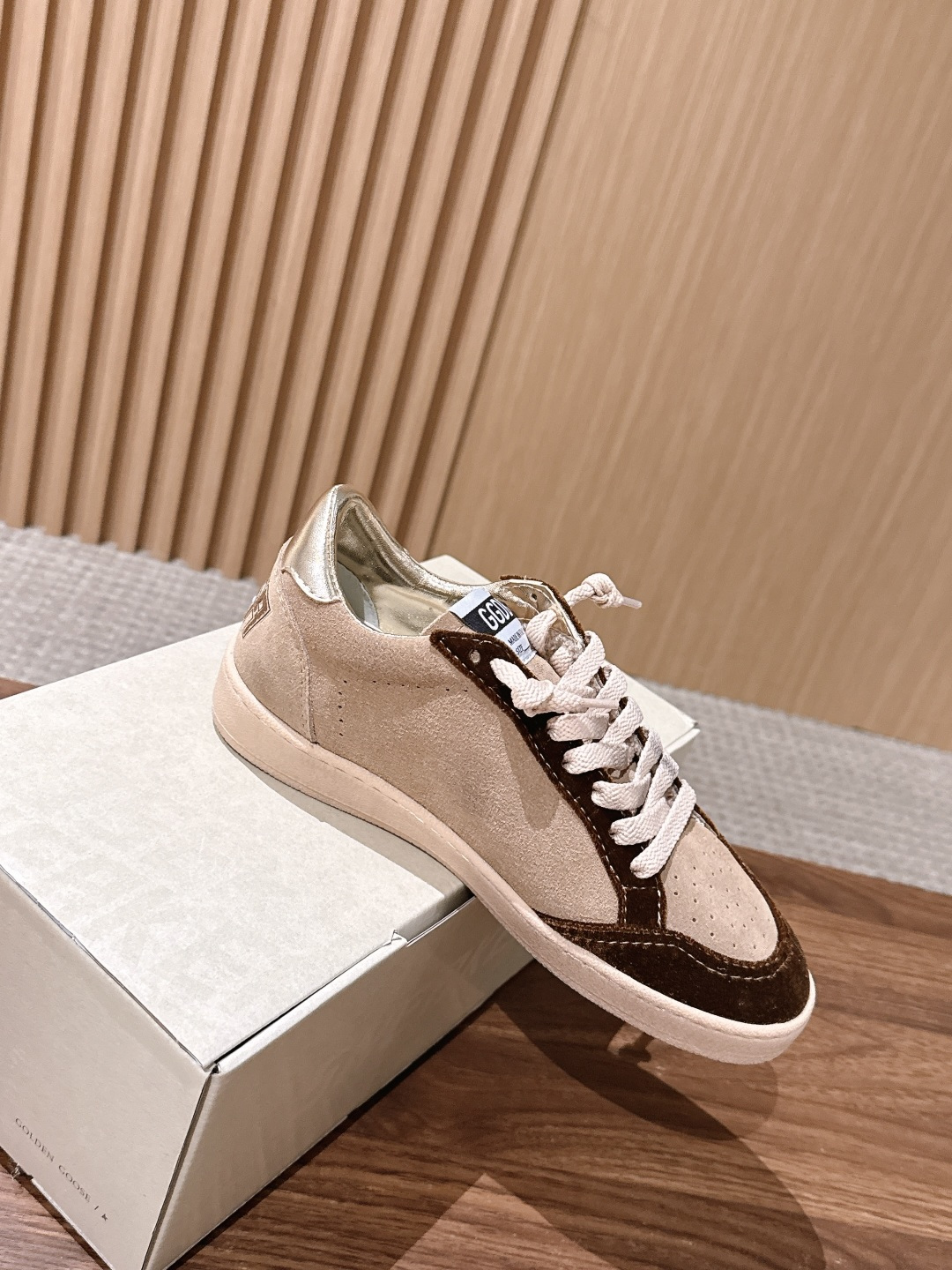 #限女码 GOLDEN GOOSE#早秋新款星星做旧星星板鞋 自带复古松弛街头氛围感,经典星星标识辨识度拉满,做旧质感随 #限女码 GOLDEN GOOSE#早秋新款星星做旧星星板鞋 自带复古松弛街头氛围感,经典星星标识辨识度拉满,做旧质感随