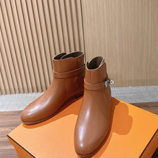 HERMES 爱马仕 把经典发挥到极致 Neo 双圈踝带及踝靴/ KeLLY扣短靴. 🧡🧡… 只要推开爱马仕的大门, HERMES 爱马仕 把经典发挥到极致 Neo 双圈踝带及踝靴/ KeLLY扣短靴. 🧡🧡… 只要推开爱马仕的大门,
