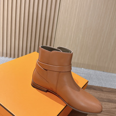 HERMES 爱马仕 把经典发挥到极致 Neo 双圈踝带及踝靴/ KeLLY扣短靴. 🧡🧡… 只要推开爱马仕的大门, HERMES 爱马仕 把经典发挥到极致 Neo 双圈踝带及踝靴/ KeLLY扣短靴. 🧡🧡… 只要推开爱马仕的大门,