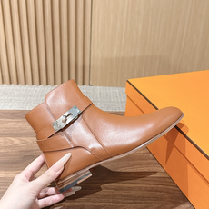 HERMES 爱马仕 把经典发挥到极致 Neo 双圈踝带及踝靴/ KeLLY扣短靴. 🧡🧡… 只要推开爱马仕的大门, HERMES 爱马仕 把经典发挥到极致 Neo 双圈踝带及踝靴/ KeLLY扣短靴. 🧡🧡… 只要推开爱马仕的大门,