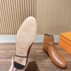 HERMES 爱马仕 把经典发挥到极致 Neo 双圈踝带及踝靴/ KeLLY扣短靴. 🧡🧡… 只要推开爱马仕的大门, HERMES 爱马仕 把经典发挥到极致 Neo 双圈踝带及踝靴/ KeLLY扣短靴. 🧡🧡… 只要推开爱马仕的大门,