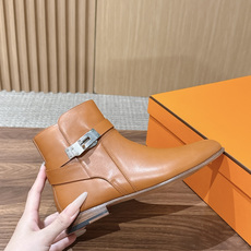 HERMES 爱马仕 把经典发挥到极致 Neo 双圈踝带及踝靴/ KeLLY扣短靴. 🧡🧡… 只要推开爱马仕的大门, HERMES 爱马仕 把经典发挥到极致 Neo 双圈踝带及踝靴/ KeLLY扣短靴. 🧡🧡… 只要推开爱马仕的大门,