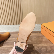 HERMES 爱马仕 把经典发挥到极致 Neo 双圈踝带及踝靴/ KeLLY扣短靴. 🧡🧡… 只要推开爱马仕的大门, HERMES 爱马仕 把经典发挥到极致 Neo 双圈踝带及踝靴/ KeLLY扣短靴. 🧡🧡… 只要推开爱马仕的大门,