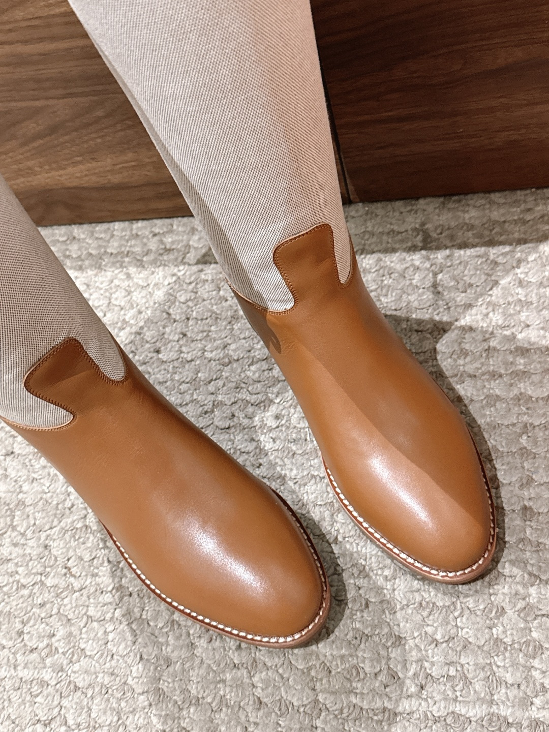 #布面 HERMES 爱马仕kelly扣骑士靴长靴 经典的H家族筒靴风格不会落伍 配上爱马仕特有的扣子更具大气风范 经典