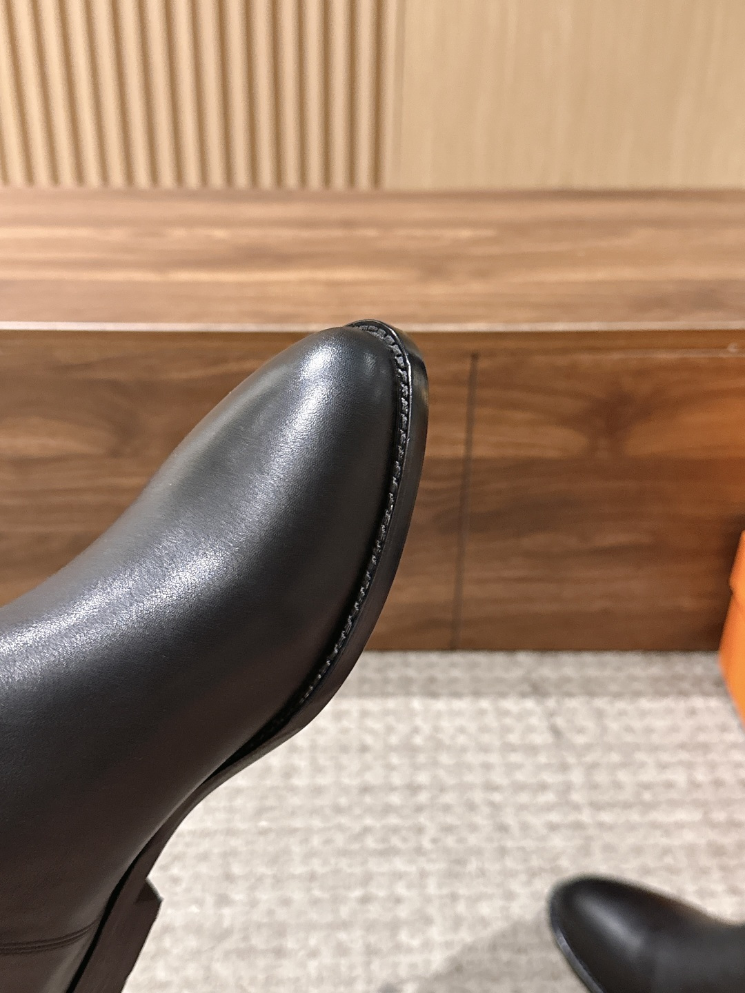 #布面 HERMES 爱马仕kelly扣骑士靴长靴 经典的H家族筒靴风格不会落伍 配上爱马仕特有的扣子更具大气风范 经典
