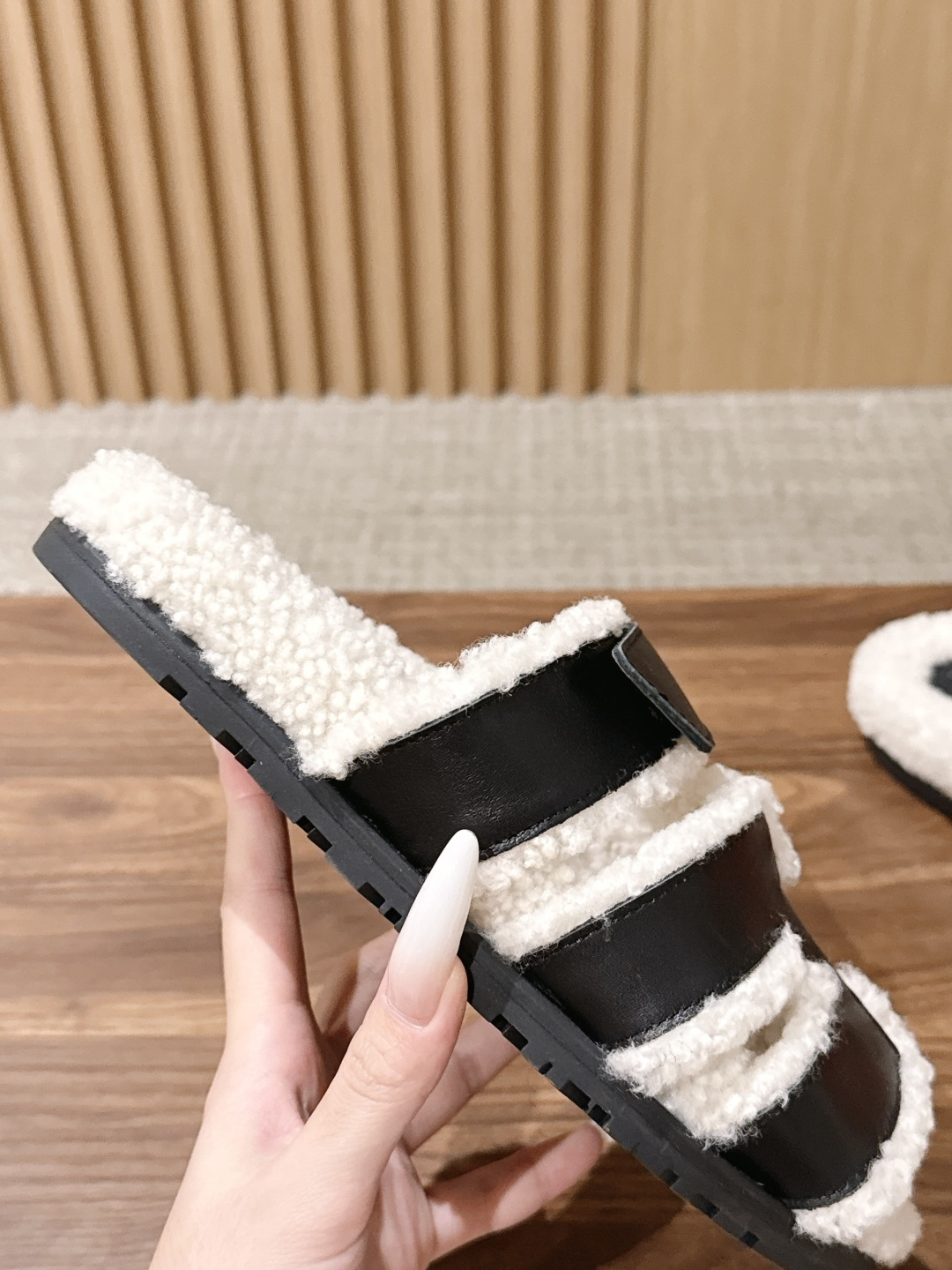 男+10 Hermes Chypre#爱马仕秋冬新款H型加绒毛毛拖二舅拖 自带慵懒轻奢氛围感的秋冬居家外穿毛拖，经典标志