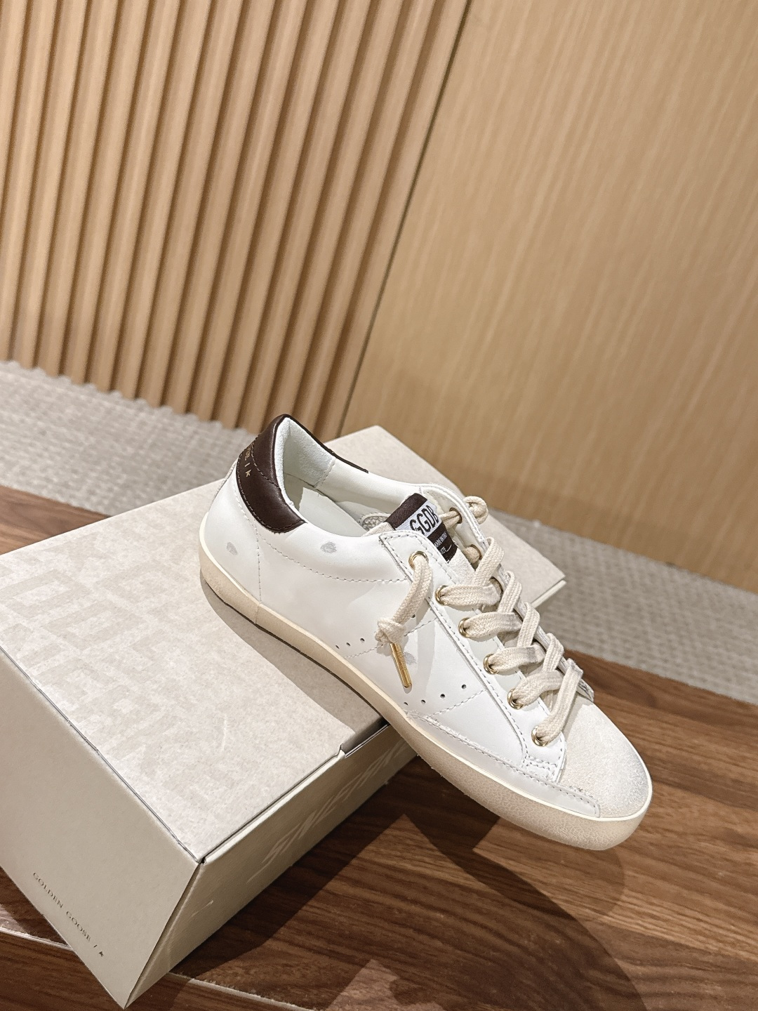 #限女码 GOLDEN GOOSE#早秋新款星星做旧星星板鞋 自带复古松弛街头氛围感,经典星星标识辨识度拉满,做旧质感随 #限女码 GOLDEN GOOSE#早秋新款星星做旧星星板鞋 自带复古松弛街头氛围感,经典星星标识辨识度拉满,做旧质感随