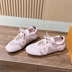 【扣件】 LOUIS VUITTON ☑️驴牌运动鞋近来热度居高不下!品牌代言人宋茜、周冬雨,品牌大使钟楚曦、欧阳娜娜、 【扣件】 LOUIS VUITTON ☑️驴牌运动鞋近来热度居高不下!品牌代言人宋茜、周冬雨,品牌大使钟楚曦、欧阳娜娜、