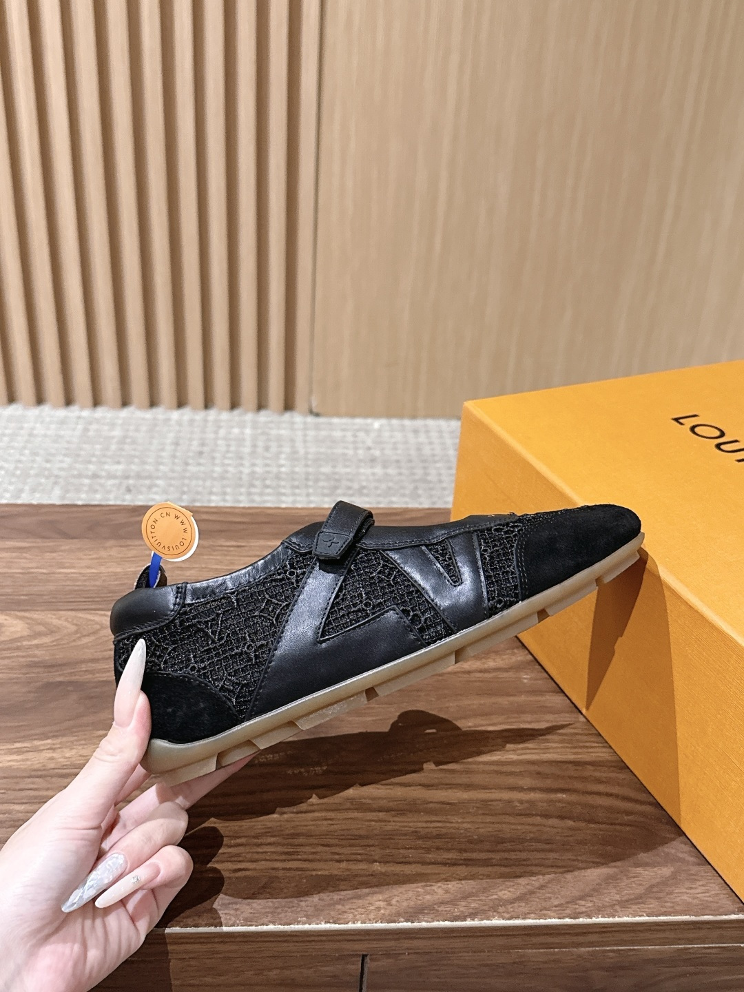 LOUIS VUITTON ☑️驴牌运动鞋近来热度居高不下!品牌代言人宋茜、周冬雨,品牌大使钟楚曦、欧阳娜娜、金晨,演员 LOUIS VUITTON ☑️驴牌运动鞋近来热度居高不下!品牌代言人宋茜、周冬雨,品牌大使钟楚曦、欧阳娜娜、金晨,演员