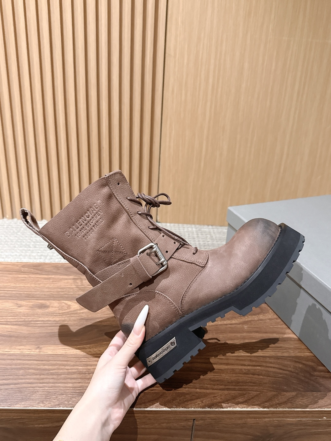 男码+20 BALENCIAGA#巴黎世家酷女孩情侣款必备系列 暗黑风格毒液短靴 时尚宠儿又添一员大将！一出场就气场全开