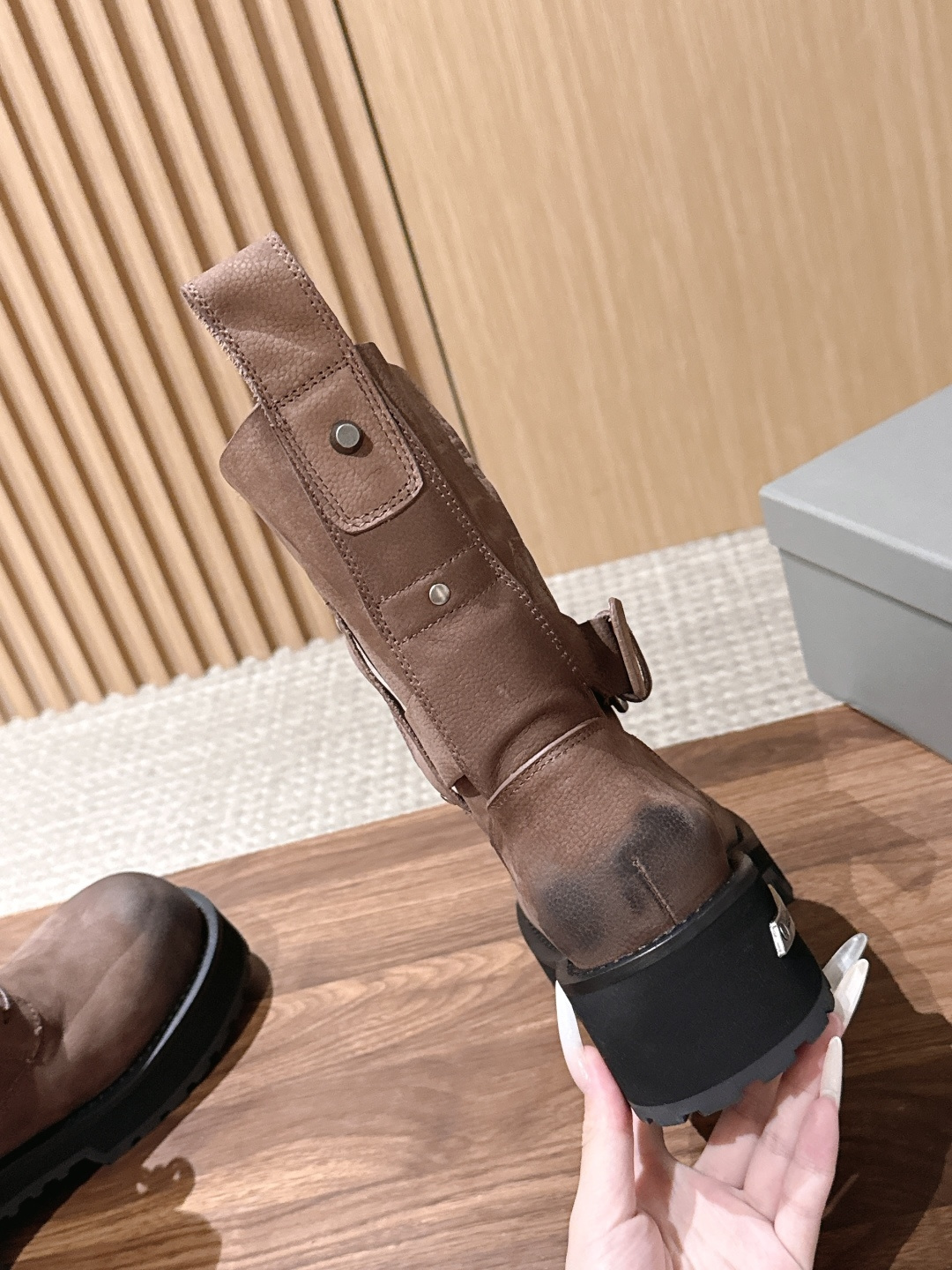 男码+20 BALENCIAGA#巴黎世家酷女孩情侣款必备系列 暗黑风格毒液短靴 时尚宠儿又添一员大将！一出场就气场全开