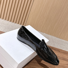 【莞产】The Row 油蜡皱皮极简乐福平底鞋 The Row一直秉持极简主义美学,摒弃多余装饰,以纯粹剪裁与上乘皮革材 【莞产】The Row 油蜡皱皮极简乐福平底鞋 The Row一直秉持极简主义美学,摒弃多余装饰,以纯粹剪裁与上乘皮革材