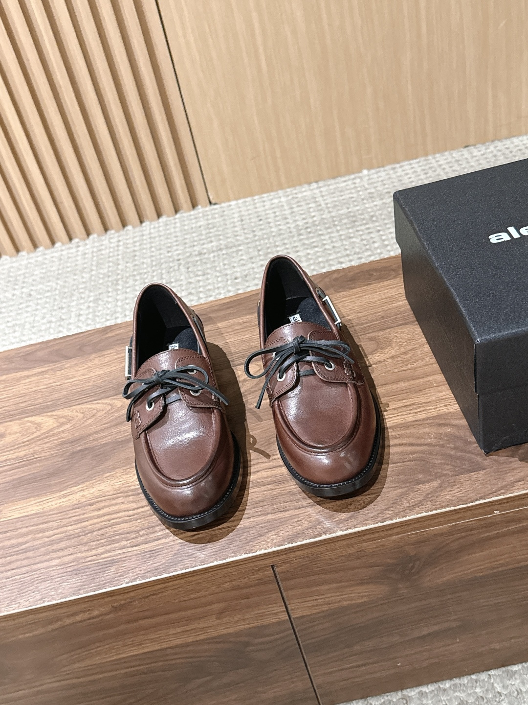 Alexander Wang 亚力山大王26新款乐福鞋单鞋 官网同步最新款,专柜最高版本💯顶级品质,松糕厚底时髦感十足 Alexander Wang 亚力山大王26新款乐福鞋单鞋 官网同步最新款,专柜最高版本💯顶级品质,松糕厚底时髦感十足