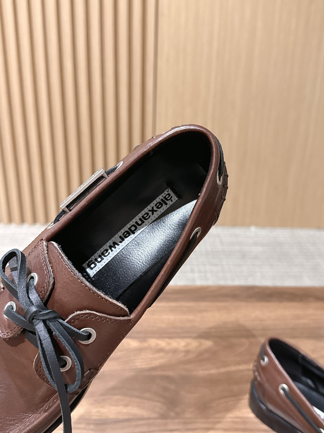 Alexander Wang 亚力山大王26新款乐福鞋单鞋 官网同步最新款,专柜最高版本💯顶级品质,松糕厚底时髦感十足 Alexander Wang 亚力山大王26新款乐福鞋单鞋 官网同步最新款,专柜最高版本💯顶级品质,松糕厚底时髦感十足