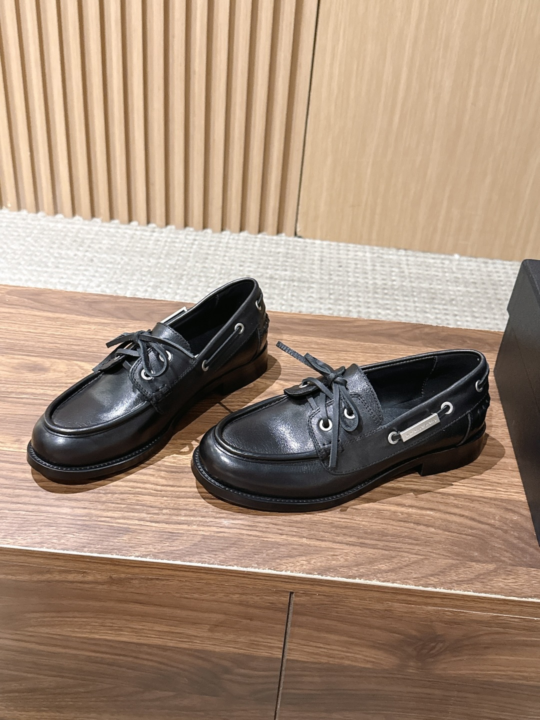 Alexander Wang 亚力山大王26新款乐福鞋单鞋 官网同步最新款,专柜最高版本💯顶级品质,松糕厚底时髦感十足 Alexander Wang 亚力山大王26新款乐福鞋单鞋 官网同步最新款,专柜最高版本💯顶级品质,松糕厚底时髦感十足
