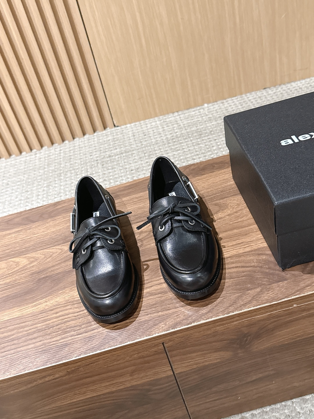 Alexander Wang 亚力山大王26新款乐福鞋单鞋 官网同步最新款,专柜最高版本💯顶级品质,松糕厚底时髦感十足 Alexander Wang 亚力山大王26新款乐福鞋单鞋 官网同步最新款,专柜最高版本💯顶级品质,松糕厚底时髦感十足