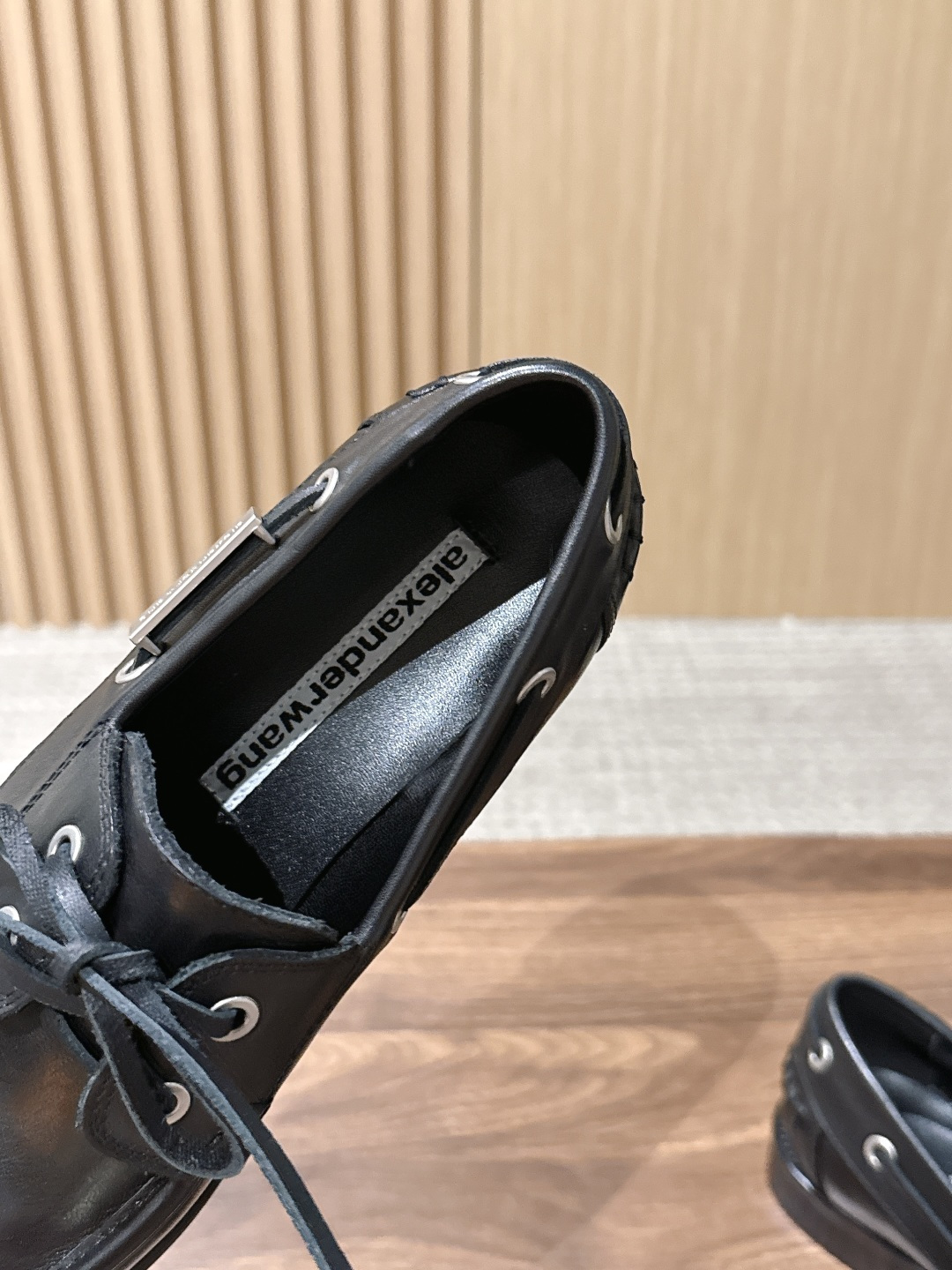 Alexander Wang 亚力山大王26新款乐福鞋单鞋 官网同步最新款,专柜最高版本💯顶级品质,松糕厚底时髦感十足 Alexander Wang 亚力山大王26新款乐福鞋单鞋 官网同步最新款,专柜最高版本💯顶级品质,松糕厚底时髦感十足