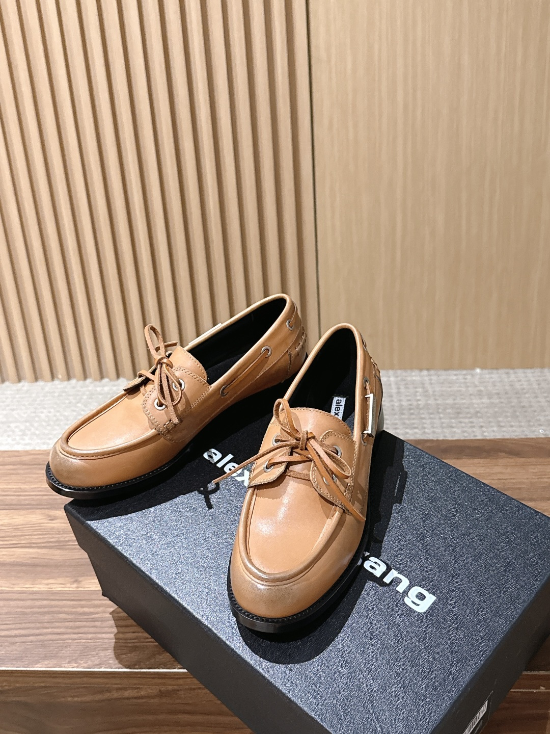 Alexander Wang 亚力山大王26新款乐福鞋单鞋 官网同步最新款,专柜最高版本💯顶级品质,松糕厚底时髦感十足 Alexander Wang 亚力山大王26新款乐福鞋单鞋 官网同步最新款,专柜最高版本💯顶级品质,松糕厚底时髦感十足