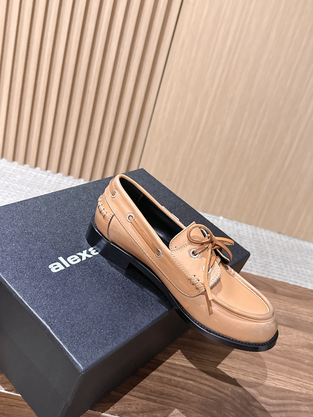 Alexander Wang 亚力山大王26新款乐福鞋单鞋 官网同步最新款,专柜最高版本💯顶级品质,松糕厚底时髦感十足 Alexander Wang 亚力山大王26新款乐福鞋单鞋 官网同步最新款,专柜最高版本💯顶级品质,松糕厚底时髦感十足