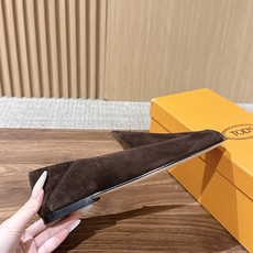 TOD'S 托德斯早秋新款金属标平底乐福单鞋 自带低调轻奢松弛氛围感,柔和圆头包容脚型,套脚懒人乐福版型,鞋面精致金属小 TOD'S 托德斯早秋新款金属标平底乐福单鞋 自带低调轻奢松弛氛围感,柔和圆头包容脚型,套脚懒人乐福版型,鞋面精致金属小