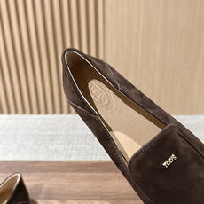 TOD'S 托德斯早秋新款金属标平底乐福单鞋 自带低调轻奢松弛氛围感,柔和圆头包容脚型,套脚懒人乐福版型,鞋面精致金属小 TOD'S 托德斯早秋新款金属标平底乐福单鞋 自带低调轻奢松弛氛围感,柔和圆头包容脚型,套脚懒人乐福版型,鞋面精致金属小