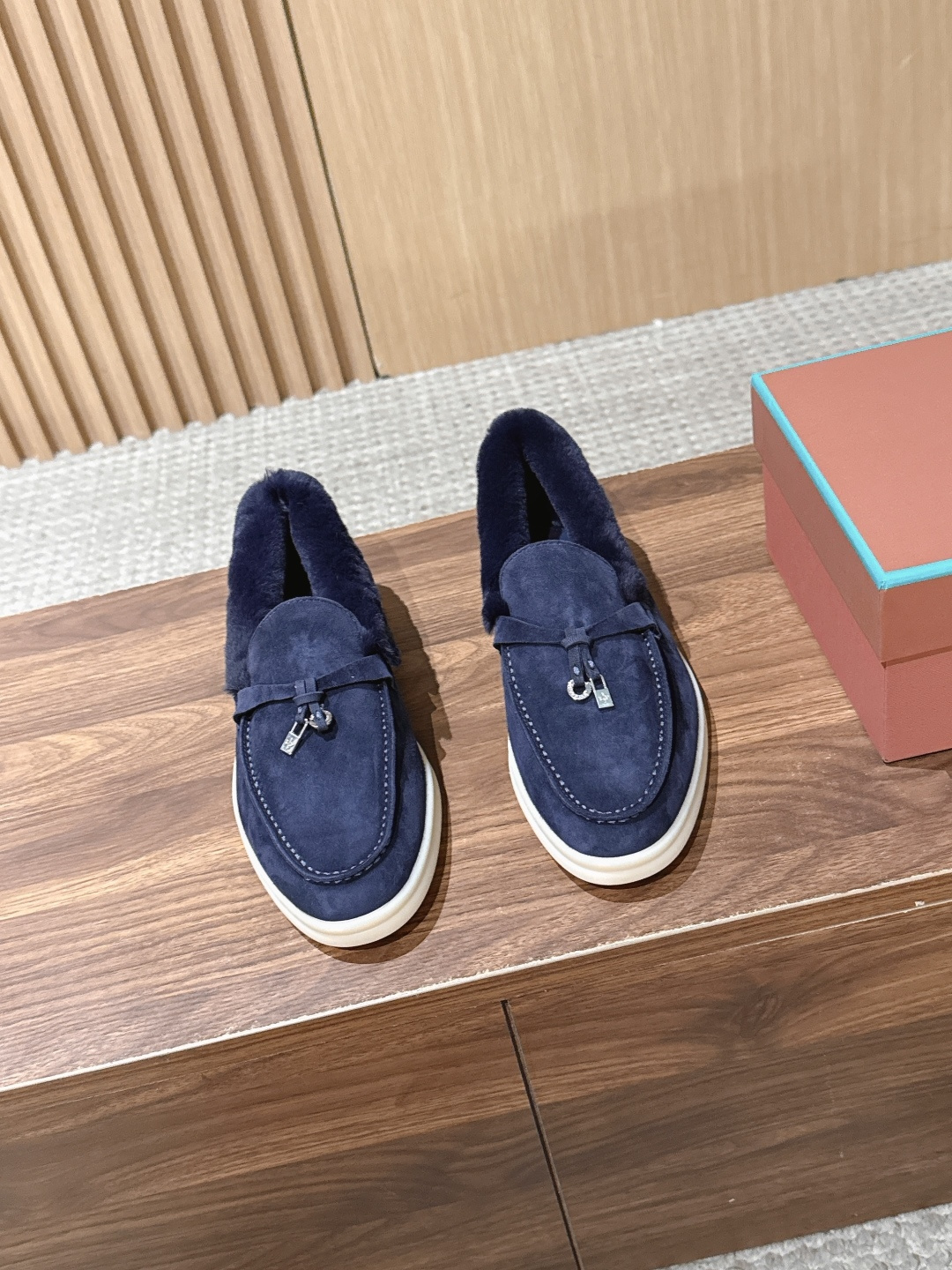 Loro Piana 诺悠翩雅🐰卡兔毛乐福鞋单鞋 意大利高级品牌Loro Piana 是意大利顶级奢侈品牌，以羊绒起家，