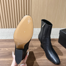 Jil Sander/吉尔桑达极26WF新品 绑带粗跟长靴 极简党秋冬的本命长靴 低调鞋款辨识度却很高 舒适与格调同时在 Jil Sander/吉尔桑达极26WF新品 绑带粗跟长靴 极简党秋冬的本命长靴 低调鞋款辨识度却很高 舒适与格调同时在