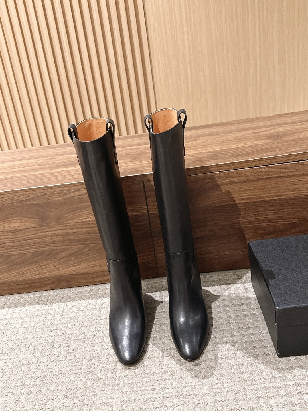 Jil Sander/吉尔桑达极26WF新品 绑带粗跟长靴 极简党秋冬的本命长靴 低调鞋款辨识度却很高 舒适与格调同时在 Jil Sander/吉尔桑达极26WF新品 绑带粗跟长靴 极简党秋冬的本命长靴 低调鞋款辨识度却很高 舒适与格调同时在