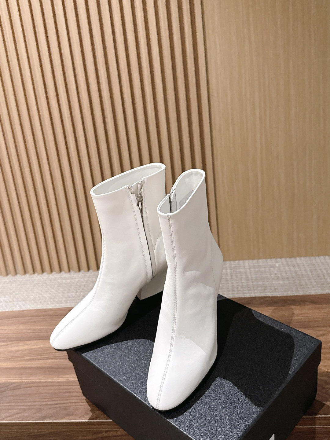 Jil Sander/吉尔桑达极26WF新品 绑带粗跟长靴 极简党秋冬的本命长靴 低调鞋款辨识度却很高 舒适与格调同时在 Jil Sander/吉尔桑达极26WF新品 绑带粗跟长靴 极简党秋冬的本命长靴 低调鞋款辨识度却很高 舒适与格调同时在
