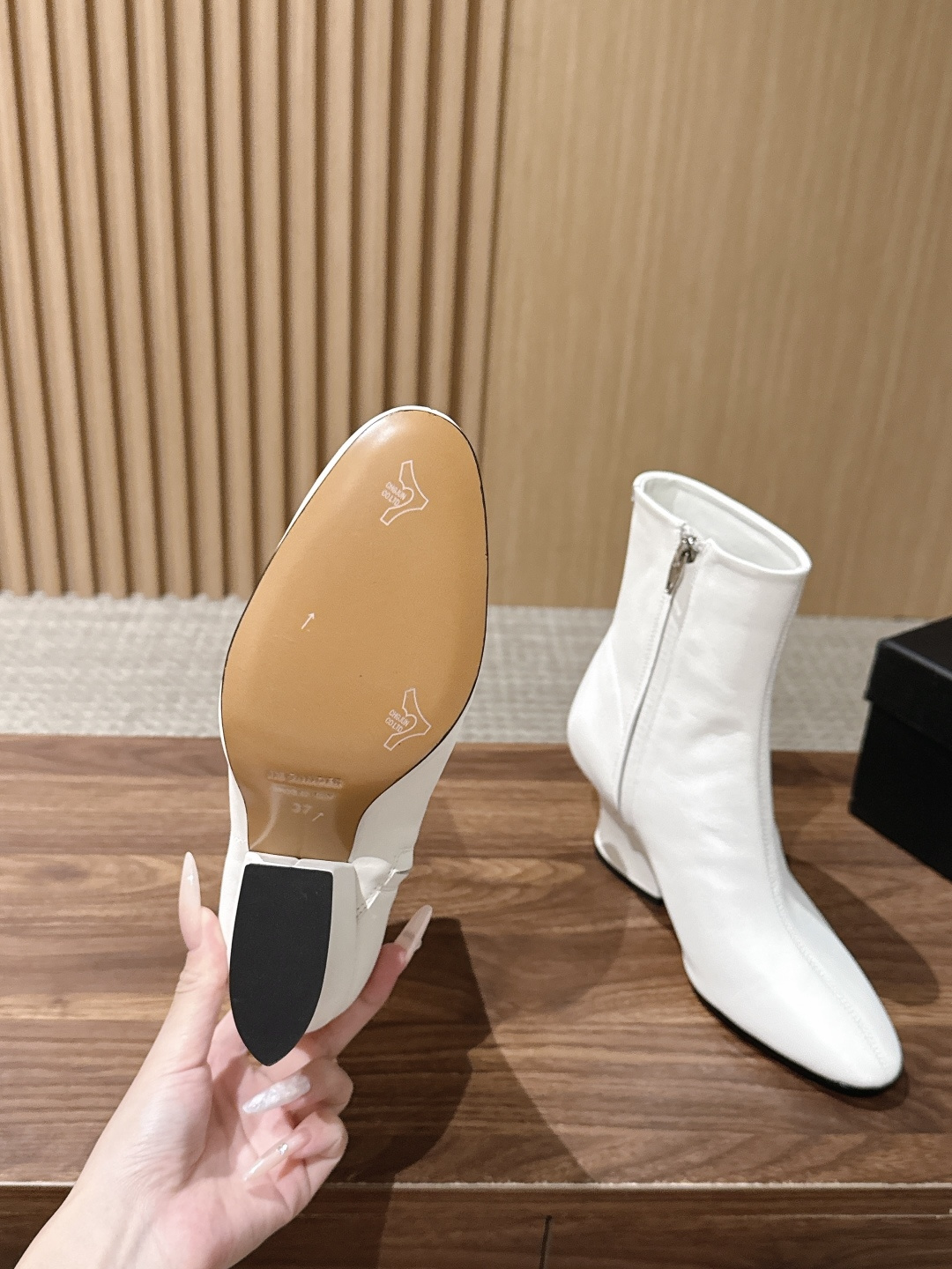 Jil Sander/吉尔桑达极26WF新品 绑带粗跟长靴 极简党秋冬的本命长靴 低调鞋款辨识度却很高 舒适与格调同时在 Jil Sander/吉尔桑达极26WF新品 绑带粗跟长靴 极简党秋冬的本命长靴 低调鞋款辨识度却很高 舒适与格调同时在