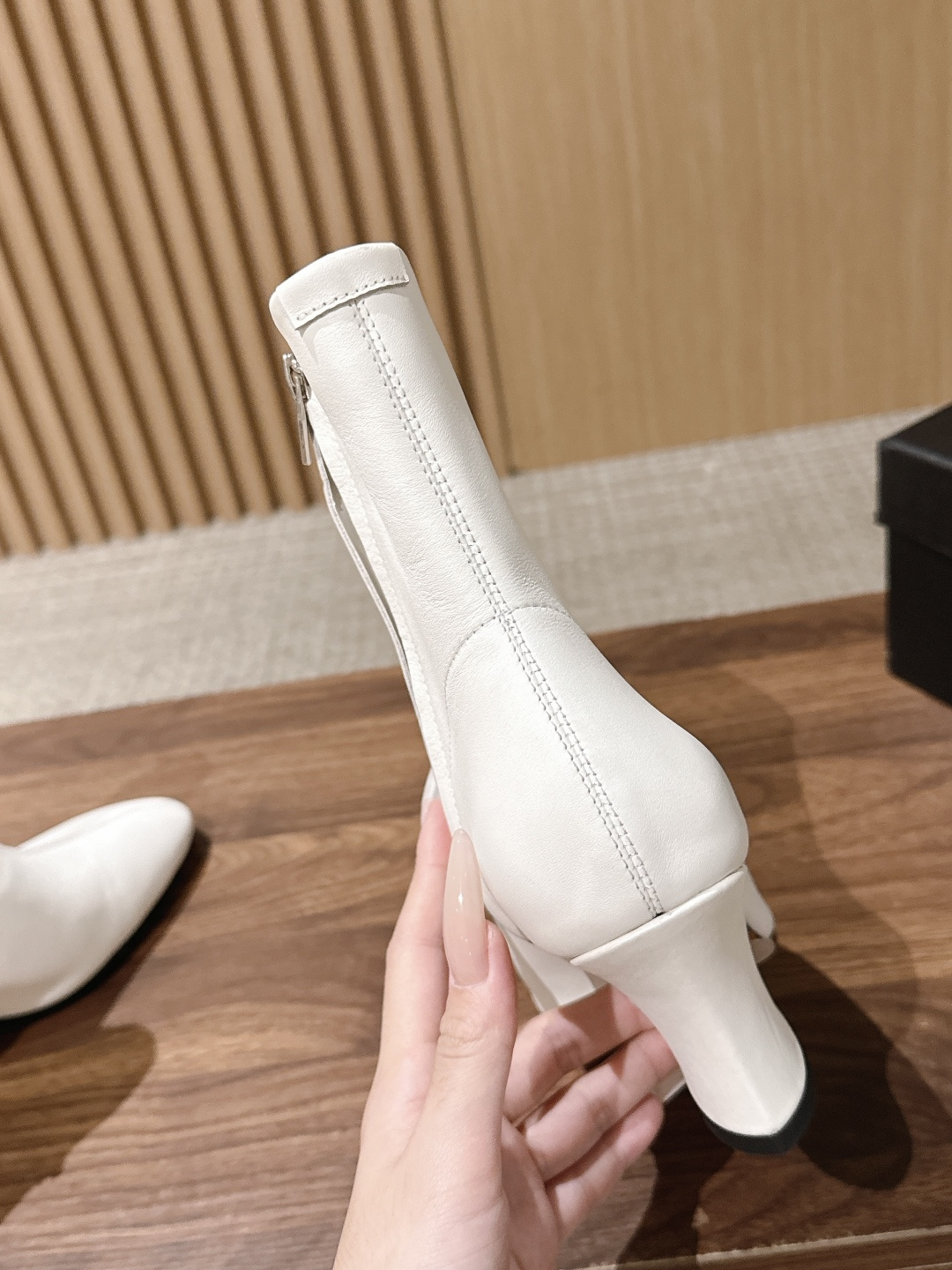 Jil Sander/吉尔桑达极26WF新品 绑带粗跟长靴 极简党秋冬的本命长靴 低调鞋款辨识度却很高 舒适与格调同时在 Jil Sander/吉尔桑达极26WF新品 绑带粗跟长靴 极简党秋冬的本命长靴 低调鞋款辨识度却很高 舒适与格调同时在