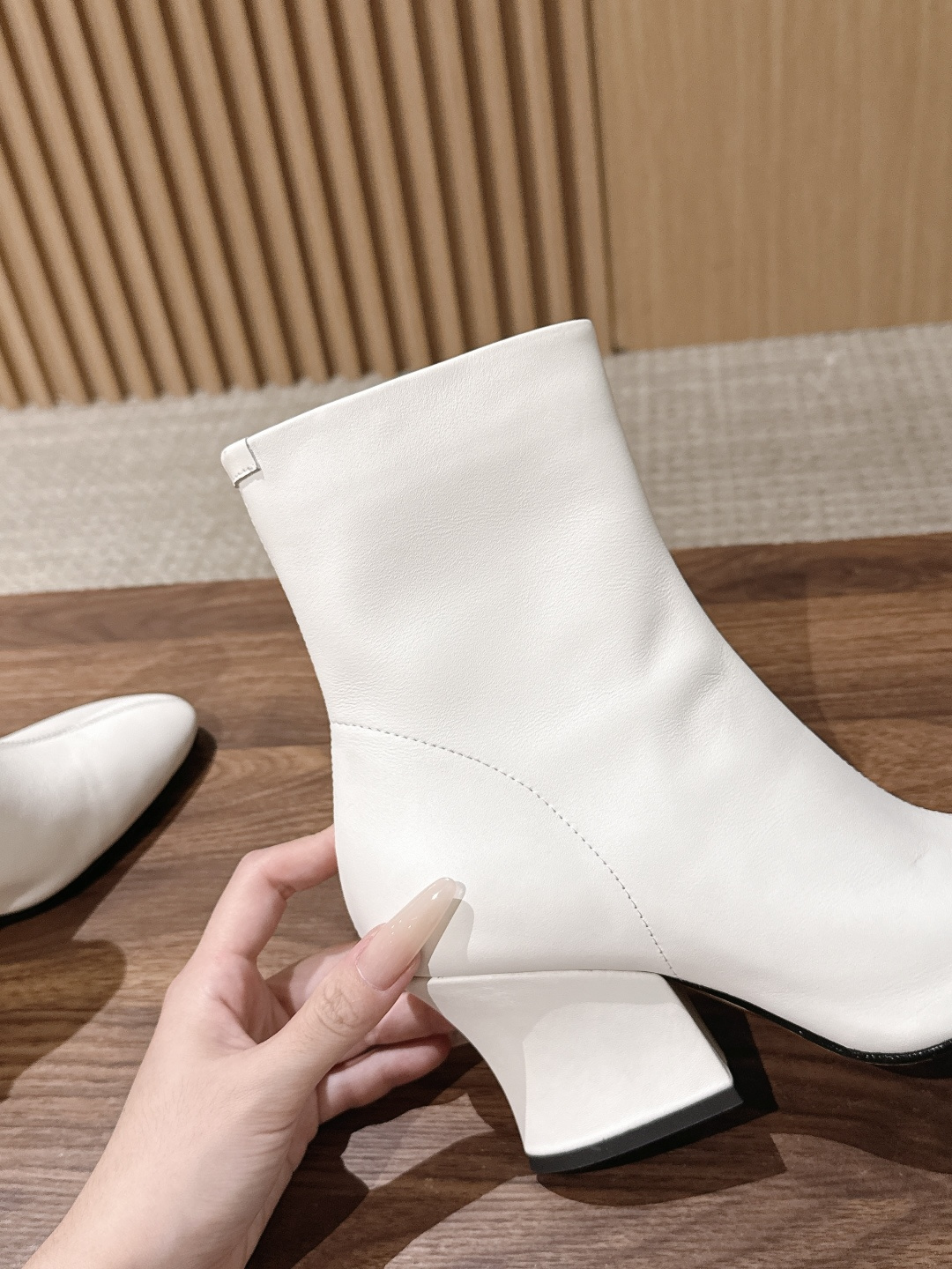 Jil Sander/吉尔桑达极26WF新品 绑带粗跟长靴 极简党秋冬的本命长靴 低调鞋款辨识度却很高 舒适与格调同时在 Jil Sander/吉尔桑达极26WF新品 绑带粗跟长靴 极简党秋冬的本命长靴 低调鞋款辨识度却很高 舒适与格调同时在