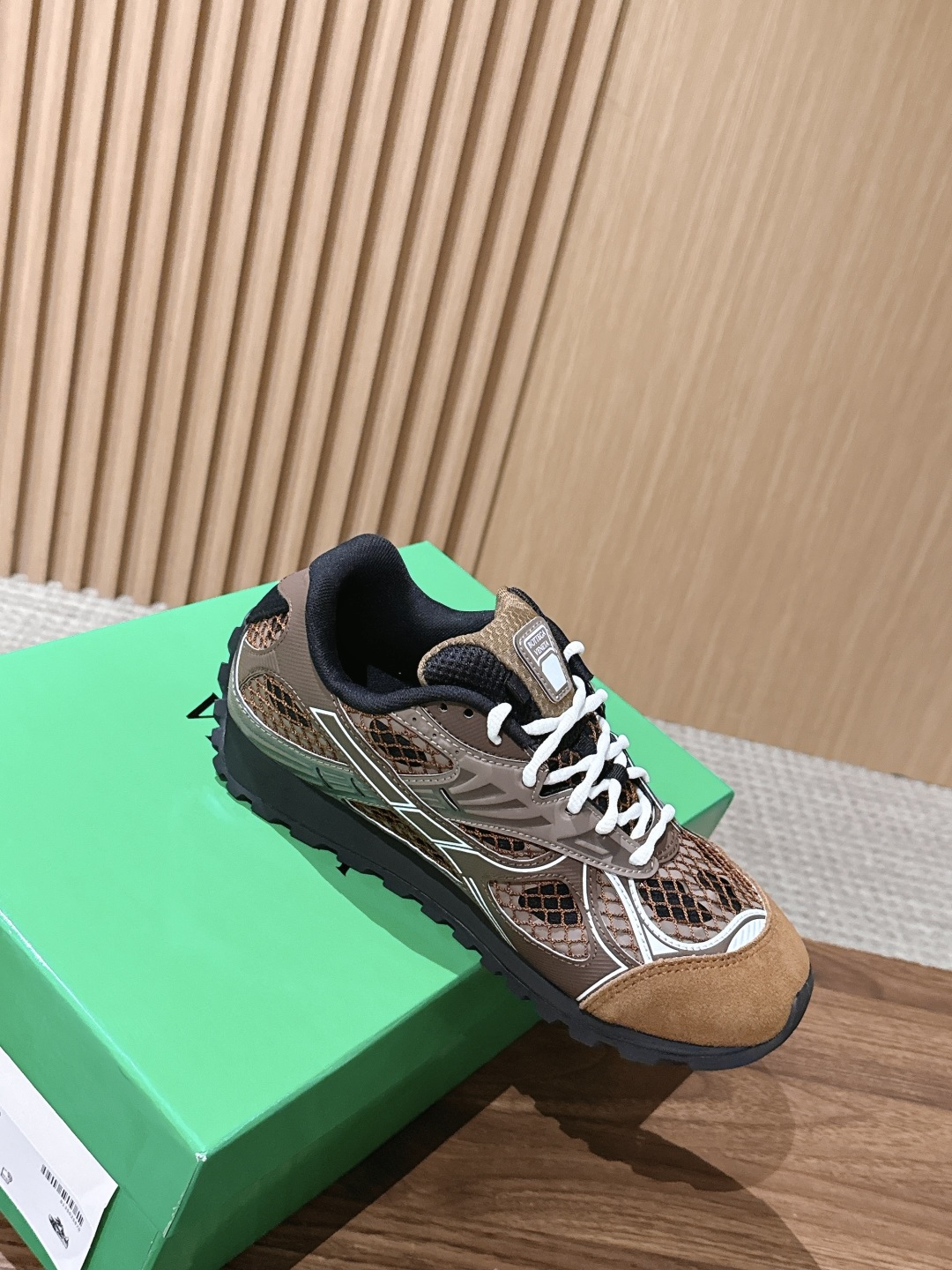 #情侣码 Bottega Veneta 葆蝶家运动鞋 王一博 同款 情侣款休闲鞋老爹鞋！Runner运动鞋！原版轻质科技