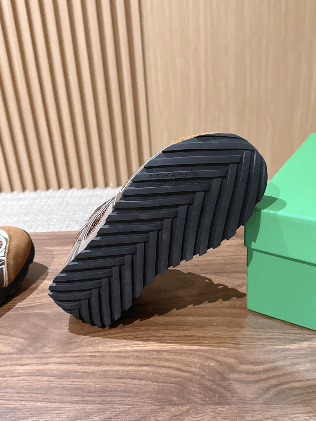 #情侣码 Bottega Veneta 葆蝶家运动鞋 王一博 同款 情侣款休闲鞋老爹鞋！Runner运动鞋！原版轻质科技