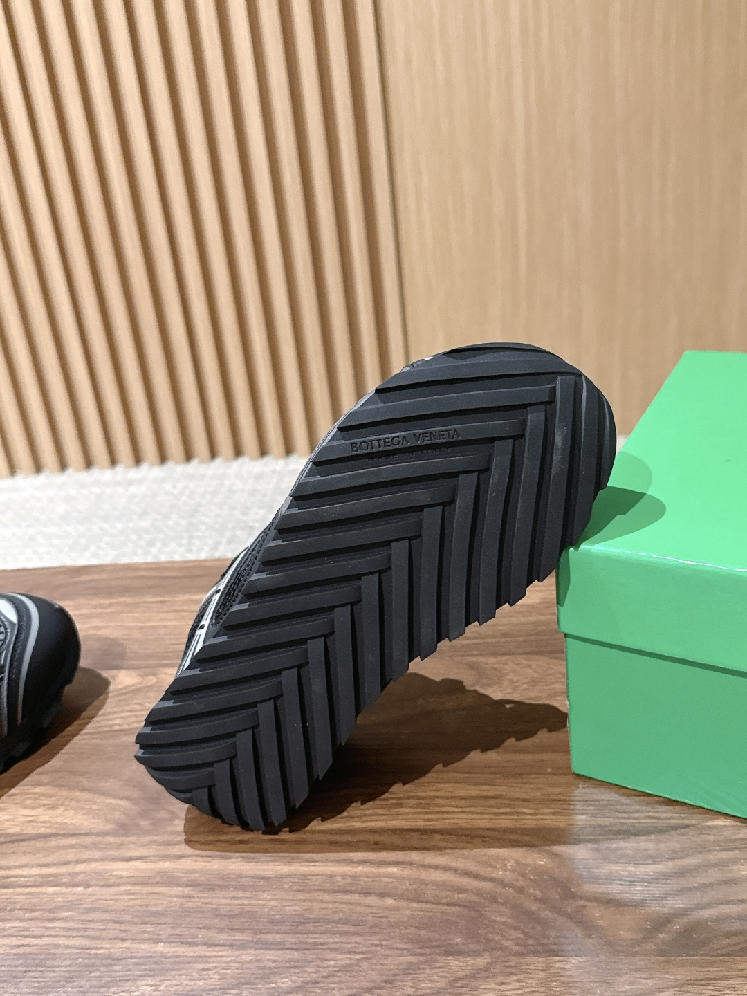 #情侣码 Bottega Veneta 葆蝶家运动鞋 王一博 同款 情侣款休闲鞋老爹鞋!Runner运动鞋!原版轻质科技 #情侣码 Bottega Veneta 葆蝶家运动鞋 王一博 同款 情侣款休闲鞋老爹鞋!Runner运动鞋!原版轻质科技