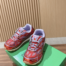 #情侣码 Bottega Veneta 葆蝶家运动鞋 王一博 同款 情侣款休闲鞋老爹鞋!Runner运动鞋!原版轻质科技 #情侣码 Bottega Veneta 葆蝶家运动鞋 王一博 同款 情侣款休闲鞋老爹鞋!Runner运动鞋!原版轻质科技