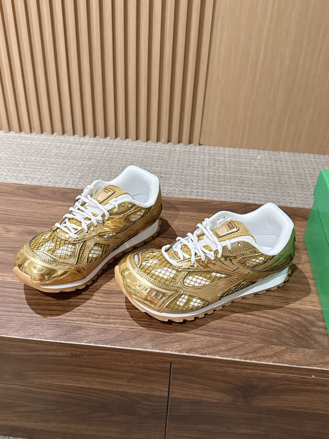 #情侣码 Bottega Veneta 葆蝶家运动鞋 王一博 同款 情侣款休闲鞋老爹鞋!Runner运动鞋!原版轻质科技 #情侣码 Bottega Veneta 葆蝶家运动鞋 王一博 同款 情侣款休闲鞋老爹鞋!Runner运动鞋!原版轻质科技
