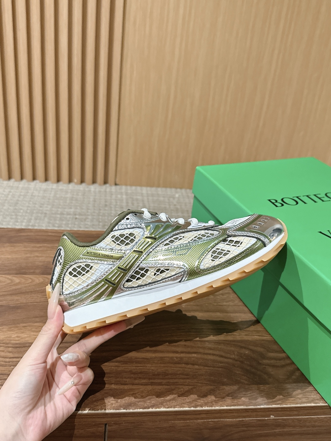 #情侣码 Bottega Veneta 葆蝶家运动鞋 王一博 同款 情侣款休闲鞋老爹鞋!Runner运动鞋!原版轻质科技 #情侣码 Bottega Veneta 葆蝶家运动鞋 王一博 同款 情侣款休闲鞋老爹鞋!Runner运动鞋!原版轻质科技