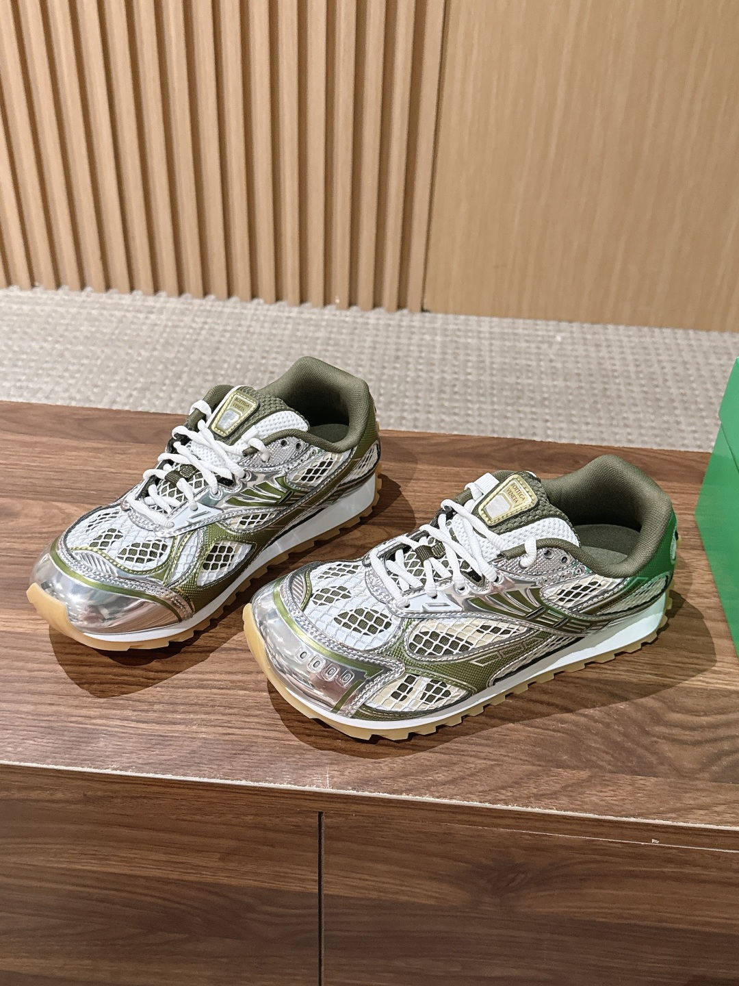 #情侣码 Bottega Veneta 葆蝶家运动鞋 王一博 同款 情侣款休闲鞋老爹鞋!Runner运动鞋!原版轻质科技 #情侣码 Bottega Veneta 葆蝶家运动鞋 王一博 同款 情侣款休闲鞋老爹鞋!Runner运动鞋!原版轻质科技