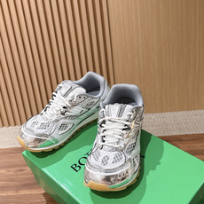 #情侣码 Bottega Veneta 葆蝶家运动鞋 王一博 同款 情侣款休闲鞋老爹鞋!Runner运动鞋!原版轻质科技 #情侣码 Bottega Veneta 葆蝶家运动鞋 王一博 同款 情侣款休闲鞋老爹鞋!Runner运动鞋!原版轻质科技