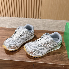 #情侣码 Bottega Veneta 葆蝶家运动鞋 王一博 同款 情侣款休闲鞋老爹鞋!Runner运动鞋!原版轻质科技 #情侣码 Bottega Veneta 葆蝶家运动鞋 王一博 同款 情侣款休闲鞋老爹鞋!Runner运动鞋!原版轻质科技