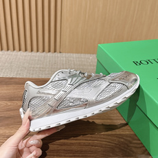 #情侣码 Bottega Veneta 葆蝶家运动鞋 王一博 同款 情侣款休闲鞋老爹鞋!Runner运动鞋!原版轻质科技 #情侣码 Bottega Veneta 葆蝶家运动鞋 王一博 同款 情侣款休闲鞋老爹鞋!Runner运动鞋!原版轻质科技