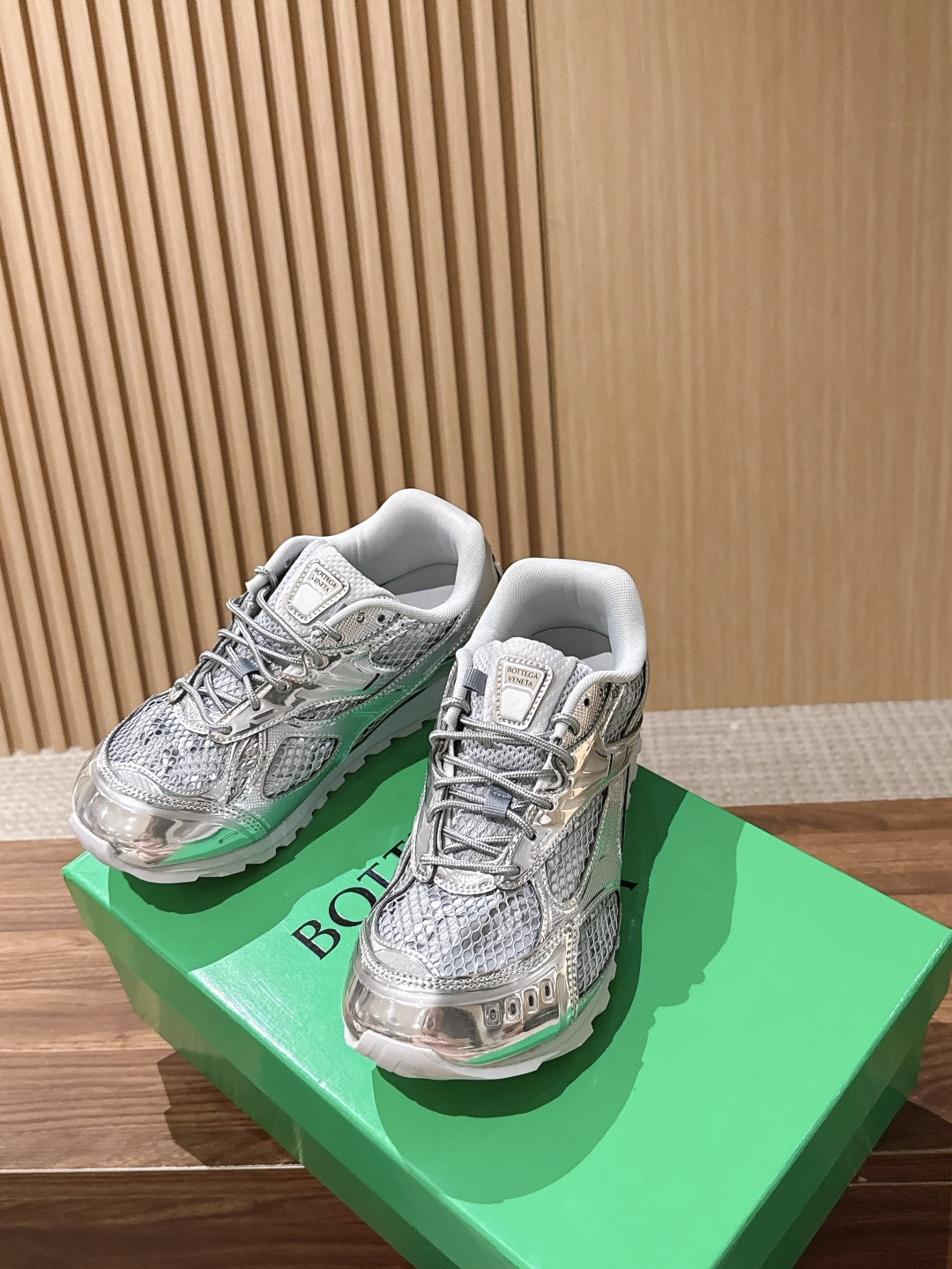 #情侣码 Bottega Veneta 葆蝶家运动鞋 王一博 同款 情侣款休闲鞋老爹鞋!Runner运动鞋!原版轻质科技 #情侣码 Bottega Veneta 葆蝶家运动鞋 王一博 同款 情侣款休闲鞋老爹鞋!Runner运动鞋!原版轻质科技