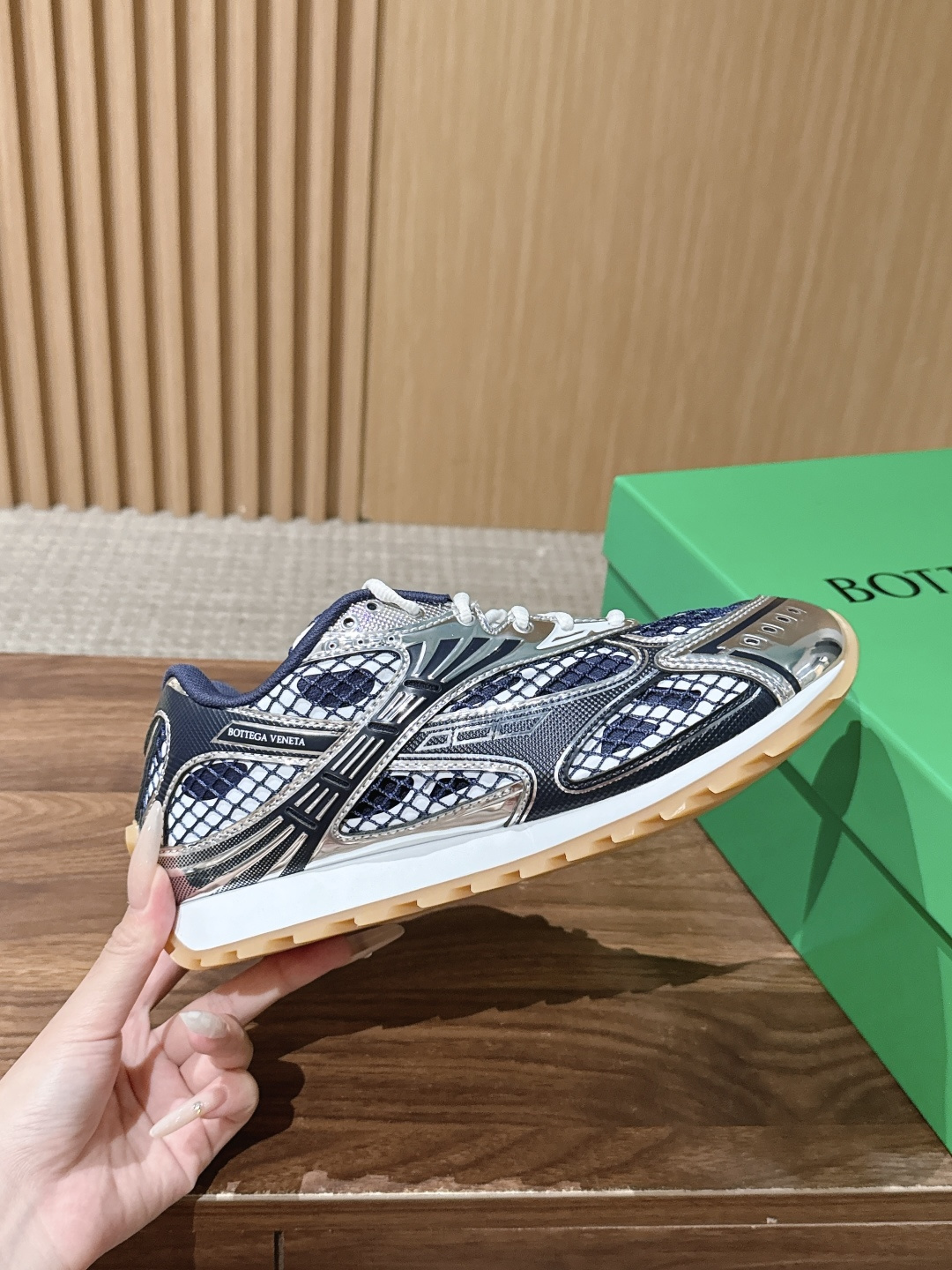#情侣码 Bottega Veneta 葆蝶家运动鞋 王一博 同款 情侣款休闲鞋老爹鞋!Runner运动鞋!原版轻质科技 #情侣码 Bottega Veneta 葆蝶家运动鞋 王一博 同款 情侣款休闲鞋老爹鞋!Runner运动鞋!原版轻质科技
