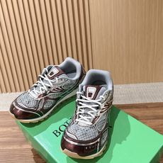 #情侣码 Bottega Veneta 葆蝶家运动鞋 王一博 同款 情侣款休闲鞋老爹鞋!Runner运动鞋!原版轻质科技 #情侣码 Bottega Veneta 葆蝶家运动鞋 王一博 同款 情侣款休闲鞋老爹鞋!Runner运动鞋!原版轻质科技