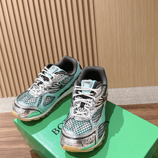 #情侣码 Bottega Veneta 葆蝶家运动鞋 王一博 同款 情侣款休闲鞋老爹鞋!Runner运动鞋!原版轻质科技 #情侣码 Bottega Veneta 葆蝶家运动鞋 王一博 同款 情侣款休闲鞋老爹鞋!Runner运动鞋!原版轻质科技