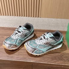 #情侣码 Bottega Veneta 葆蝶家运动鞋 王一博 同款 情侣款休闲鞋老爹鞋!Runner运动鞋!原版轻质科技 #情侣码 Bottega Veneta 葆蝶家运动鞋 王一博 同款 情侣款休闲鞋老爹鞋!Runner运动鞋!原版轻质科技